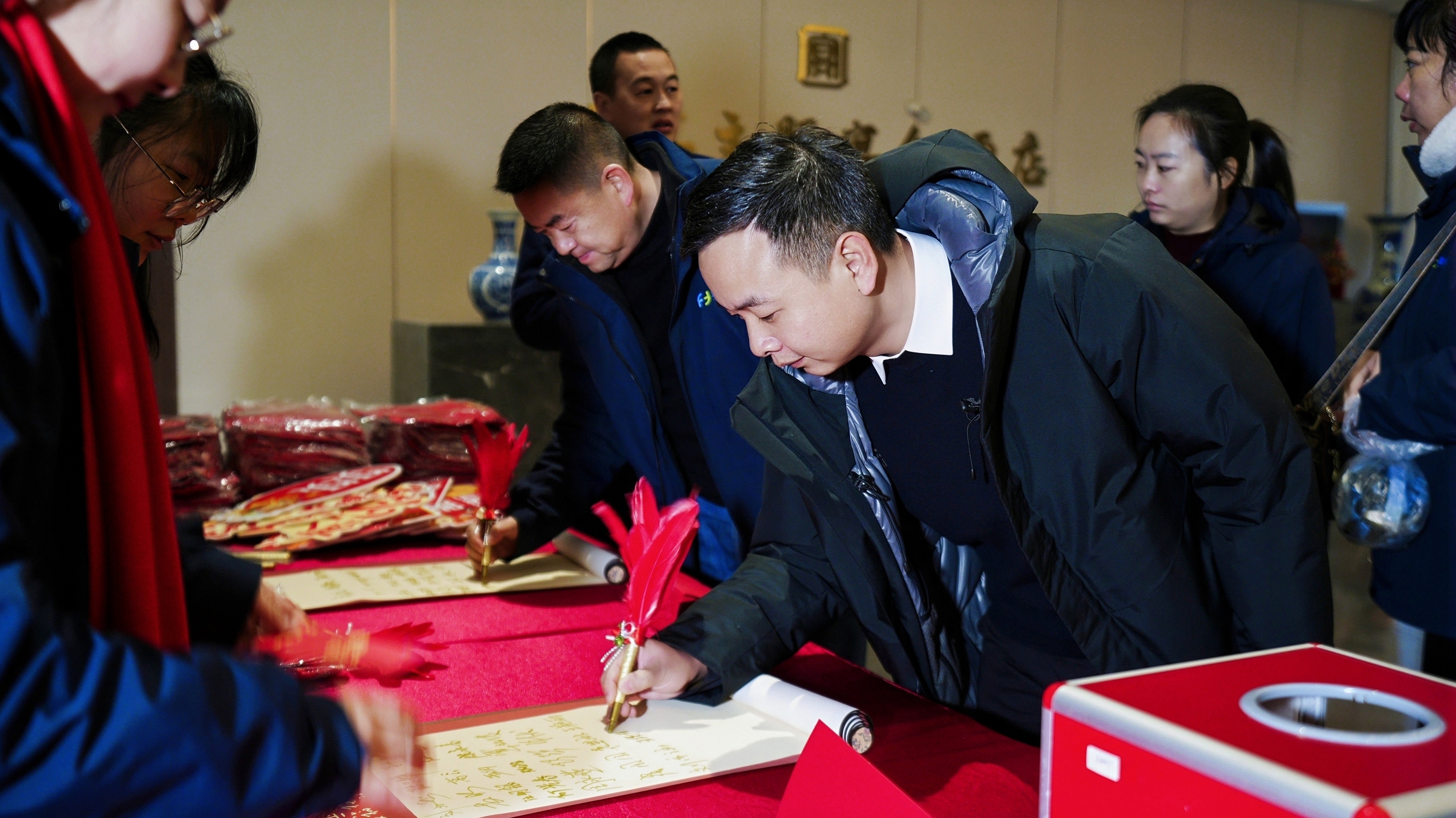 十载奋进路 同心铸辉煌——湖北丰盈集团隆重举行2026年度年会暨丰盈科技十周年庆典